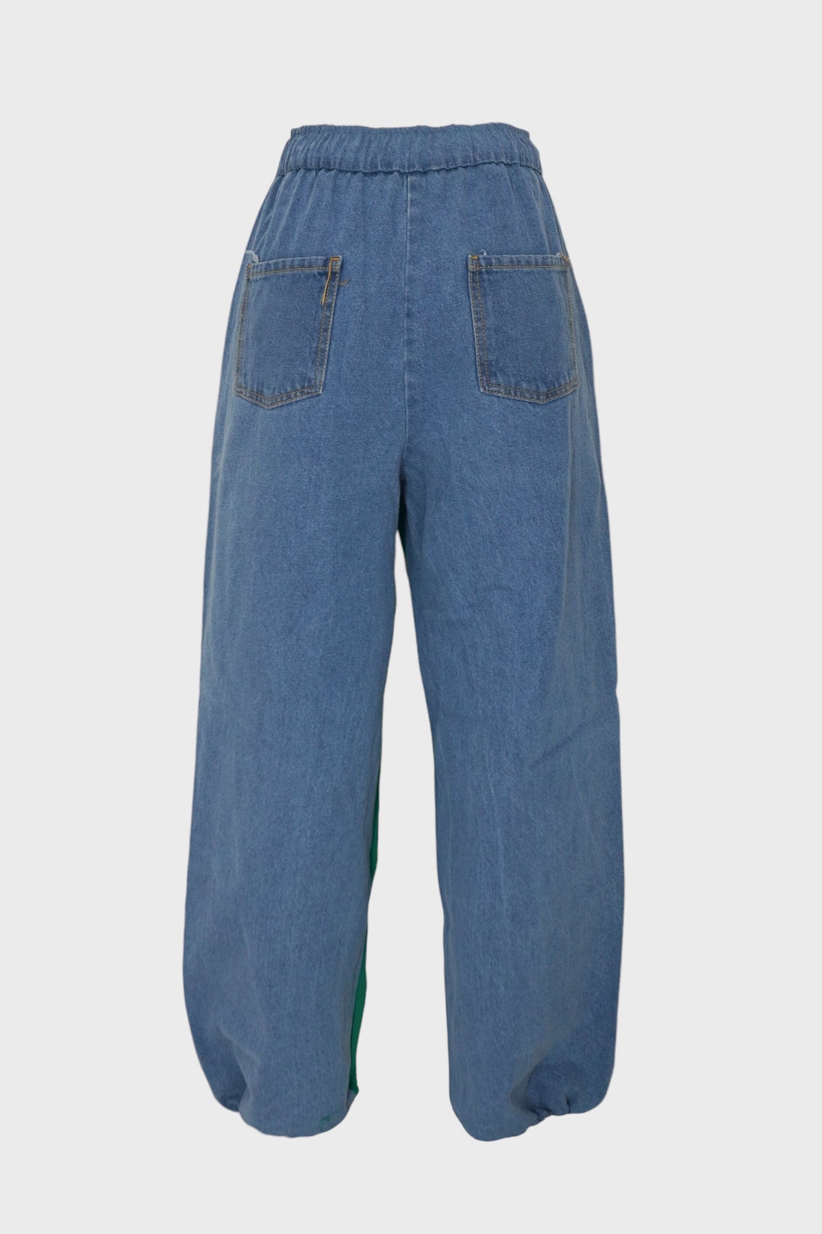 Pantalone tuta e jeans